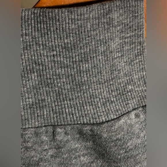 Nordstrom SOCIALITE Gray Cropped NWT Sweatshirt🌷🌷 - Picture 5 of 5